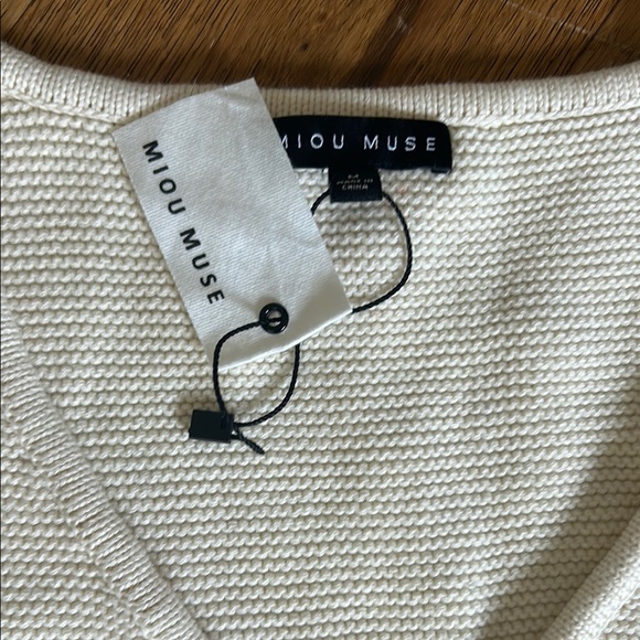 NWT! Neuflora Blaine Top - Picture 5 of 9